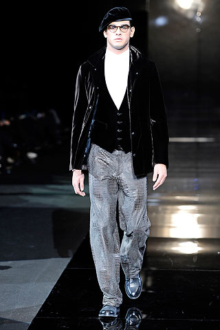 Giorgio Armani / - 2010-2011